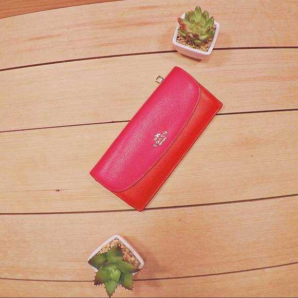 Coach Handbags - Coach Wallet NWOT